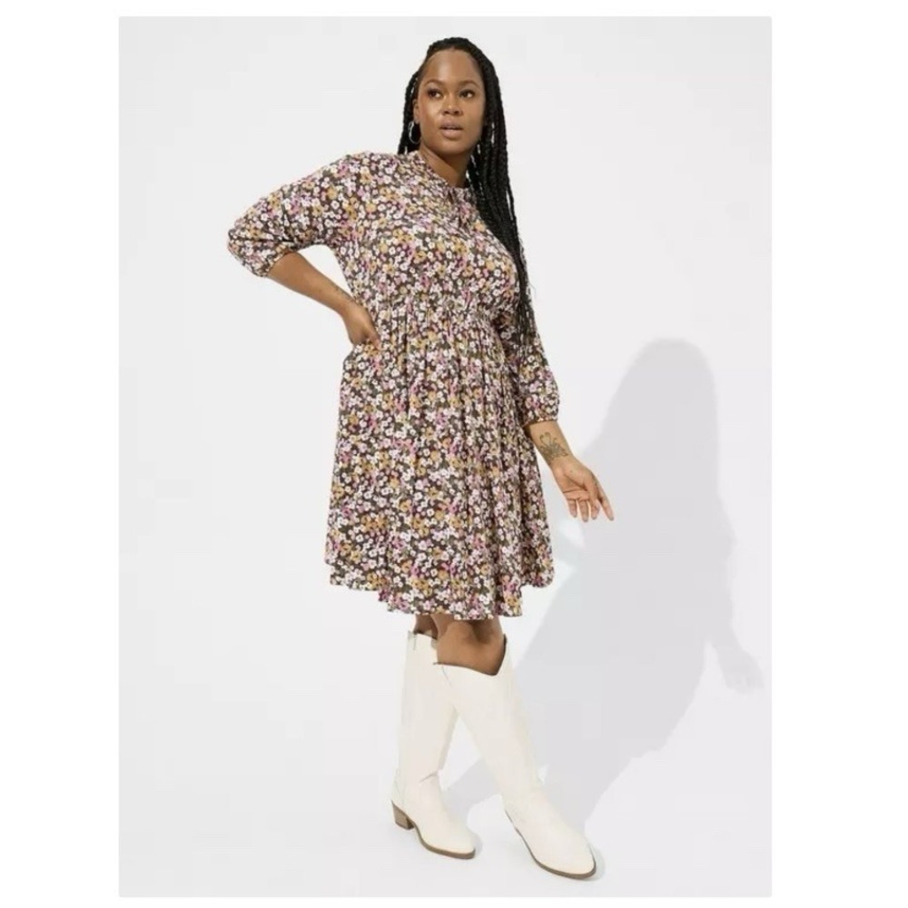 NWT Torrid Colorful Ditsy Floral Stretch‎ Challis Tie Neck Dress Size 1X Pockets